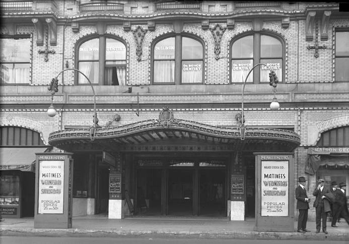 Cinema Majestic, L.A., edificio nel 1920 - l'ingresso WS