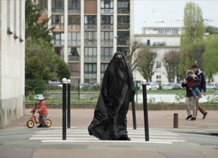 Due sotto il burqa