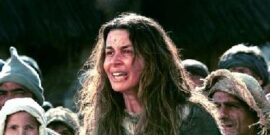 E ridendo l’uccise